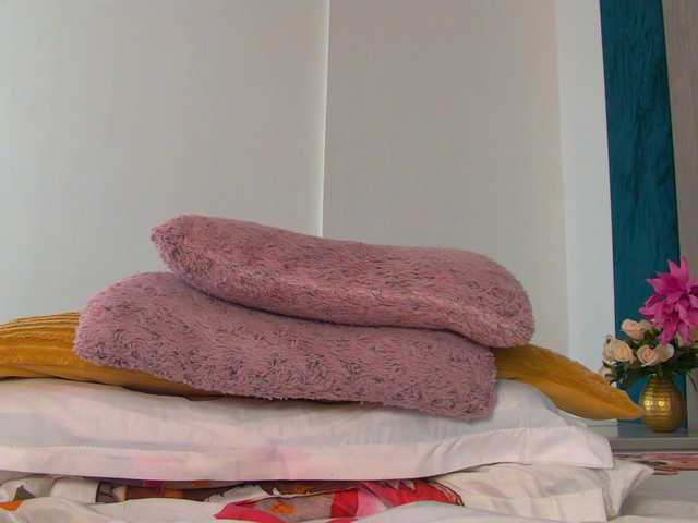 Foxxxy-MILF live cam on BongaCams