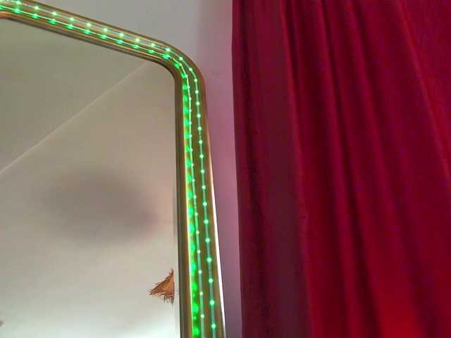 Foxxxy-MILF live webcam show