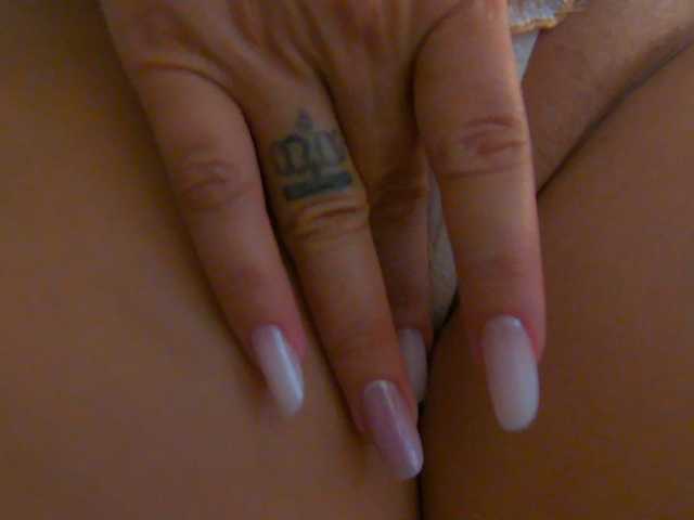 Foxxxy-MILF live cam on BongaCams