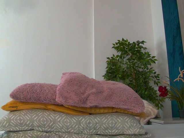 Foxxxy-MILF live cam on BongaCams