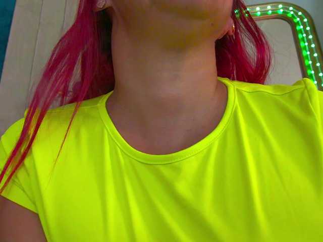 Foxxxy-MILF live cam on BongaCams