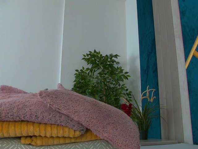 Foxxxy-MILF live cam on BongaCams