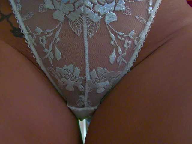 Foxxxy-MILF live cam preview