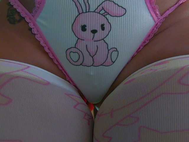 Foxxxy-MILF live cam preview