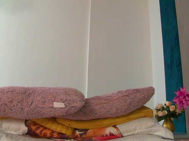 Foxxxy-MILF live cam