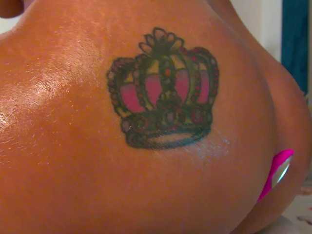 Foxxxy-MILF live cam on BongaCams