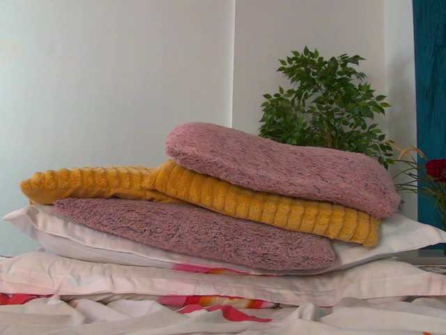Foxxxy-MILF live webcam show