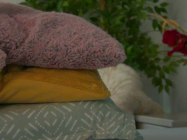 Foxxxy-MILF live cam on BongaCams
