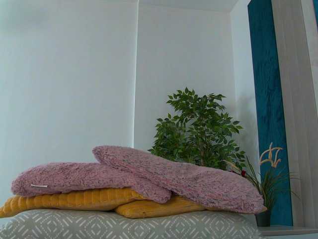 Foxxxy-MILF live cam on BongaCams