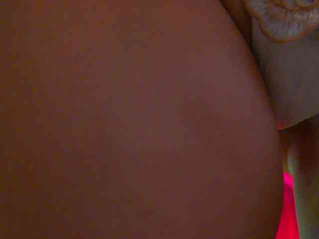 Model: Foxxxy-MILF