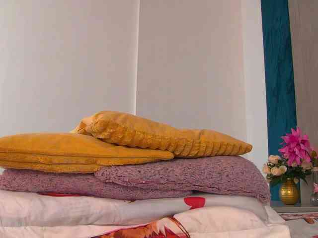 Foxxxy-MILF webcam