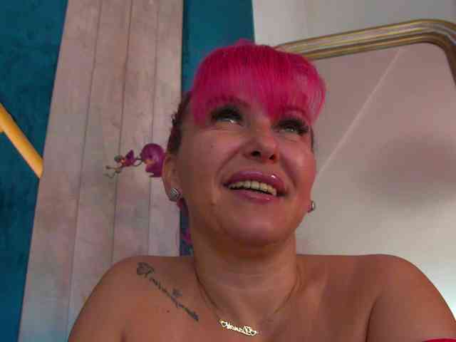 Foxxxy-MILF webcam