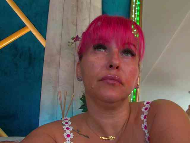 Foxxxy-MILF webcam