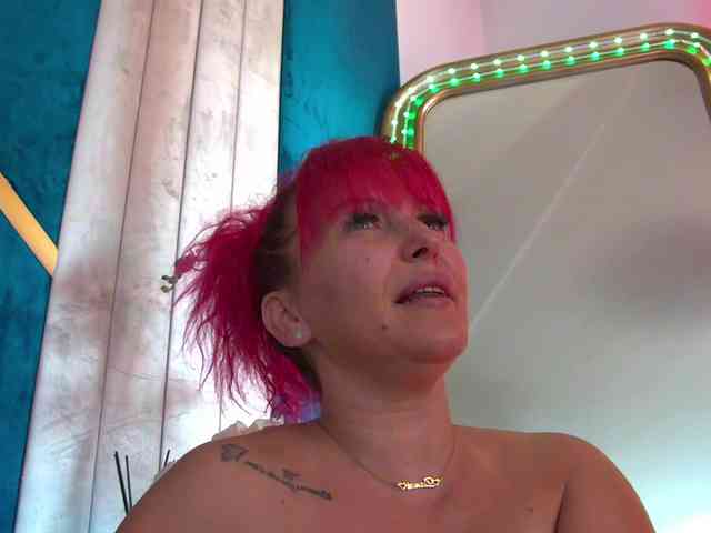 Model: Foxxxy-MILF