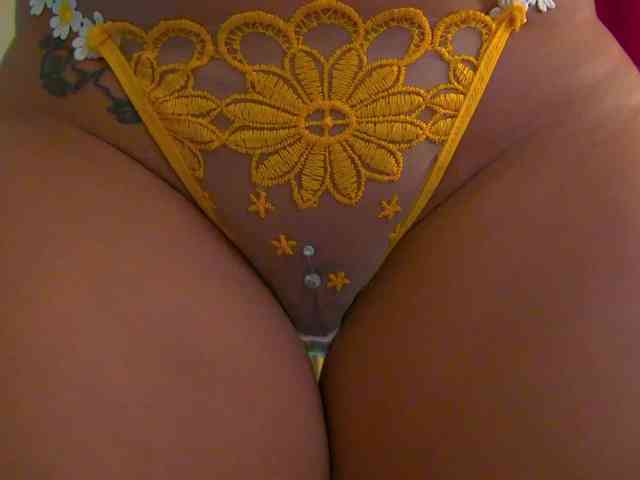 Model: Foxxxy-MILF