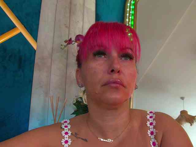 Foxxxy-MILF webcam