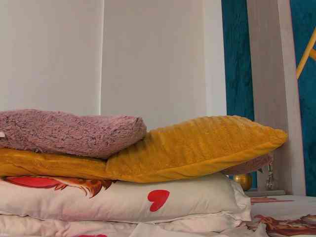 Foxxxy-MILF webcam