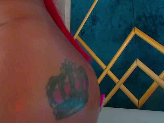Model: Foxxxy-MILF