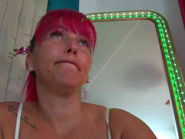 Foxxxy-MILF webcam