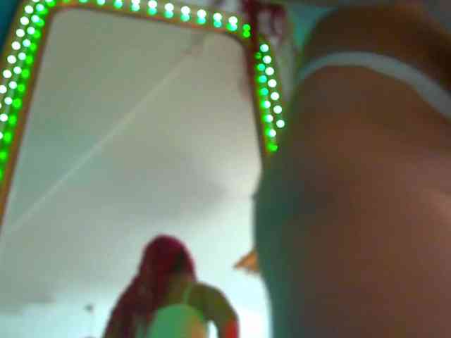 Foxxxy-MILF webcam