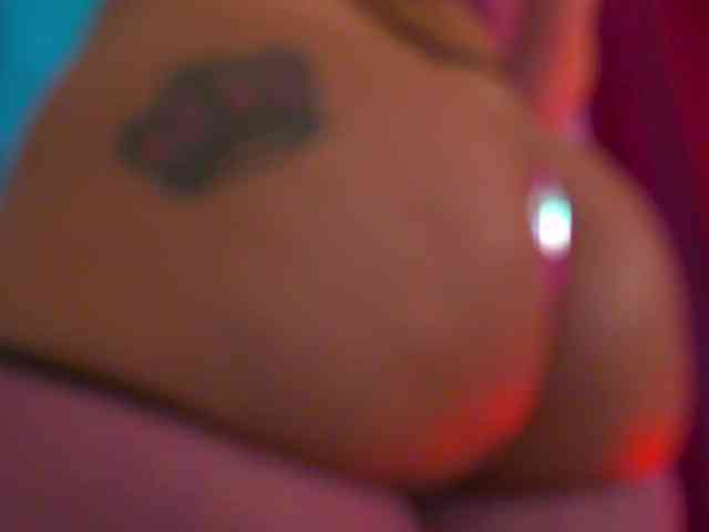 Model: Foxxxy-MILF