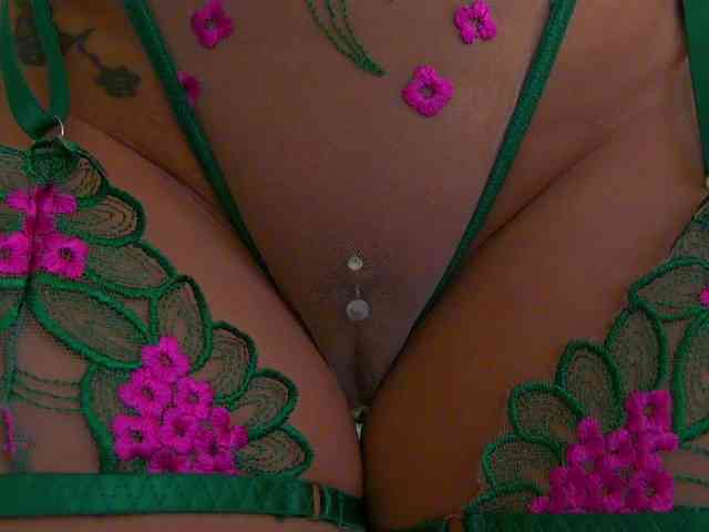 Foxxxy-MILF webcam