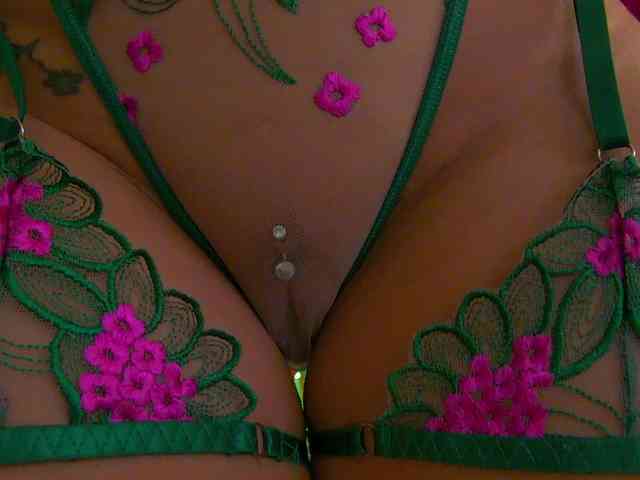 Foxxxy-MILF webcam