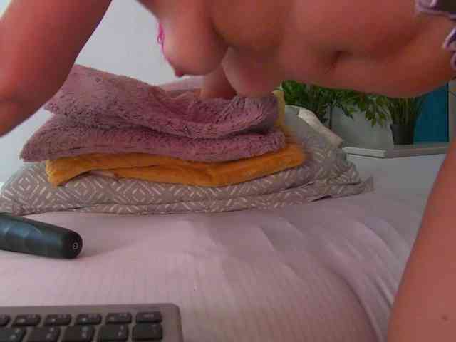 Foxxxy-MILF webcam