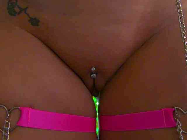 Model: Foxxxy-MILF