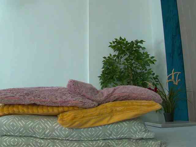Foxxxy-MILF webcam