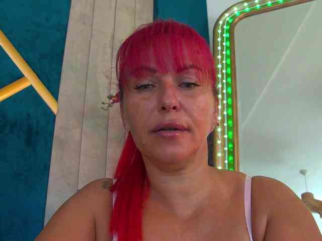 Model: Foxxxy-MILF