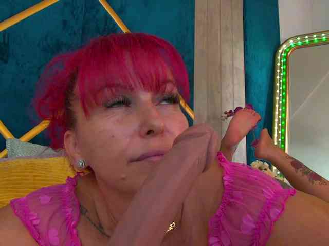 Foxxxy-MILF webcam
