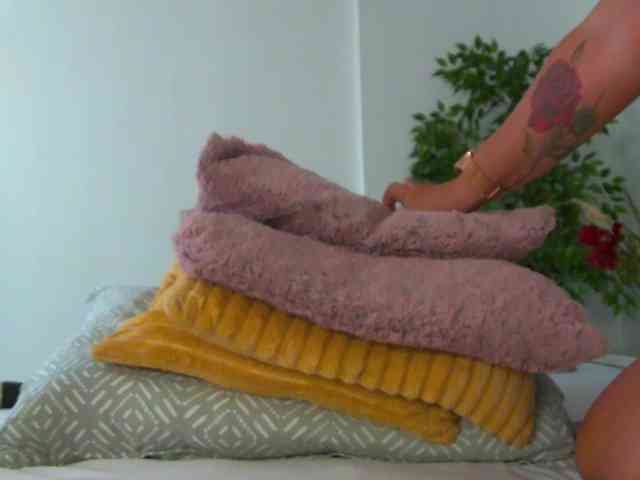 Foxxxy-MILF