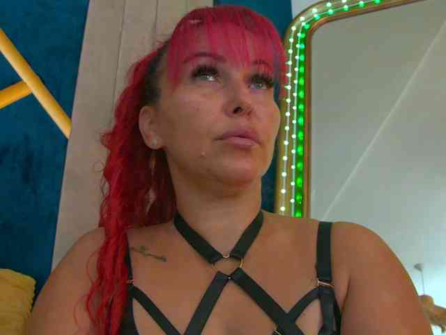 Model: Foxxxy-MILF