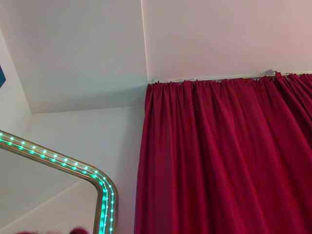 Foxxxy-MILF webcam