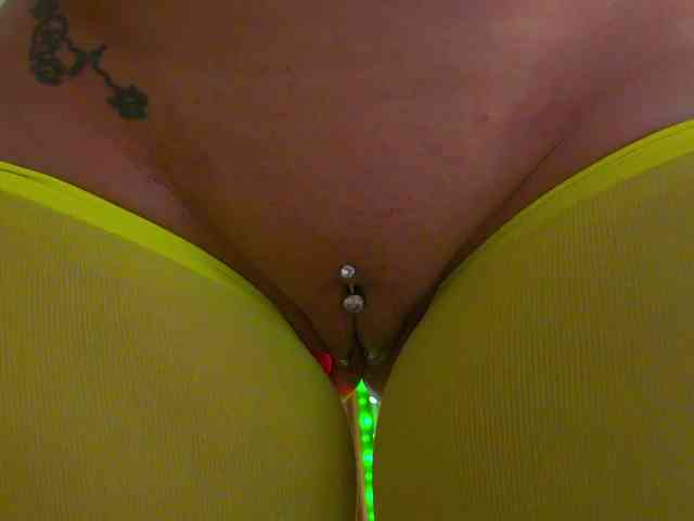 Foxxxy-MILF webcam