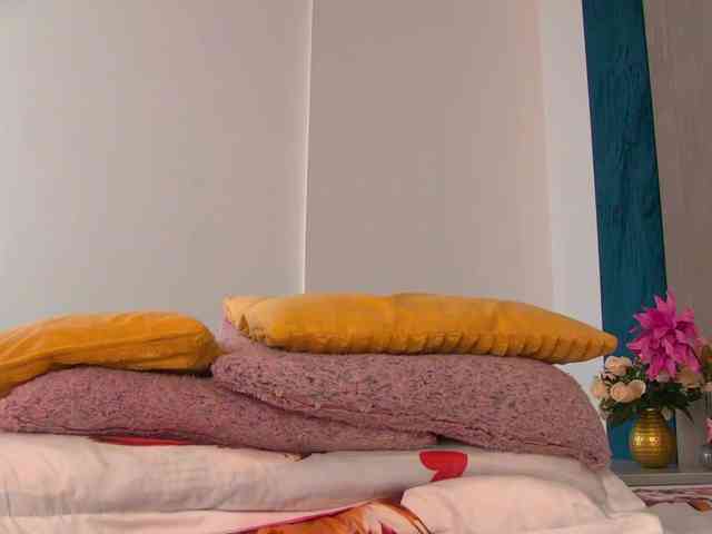 Foxxxy-MILF webcam
