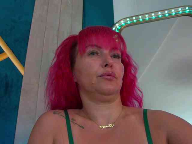 Model: Foxxxy-MILF