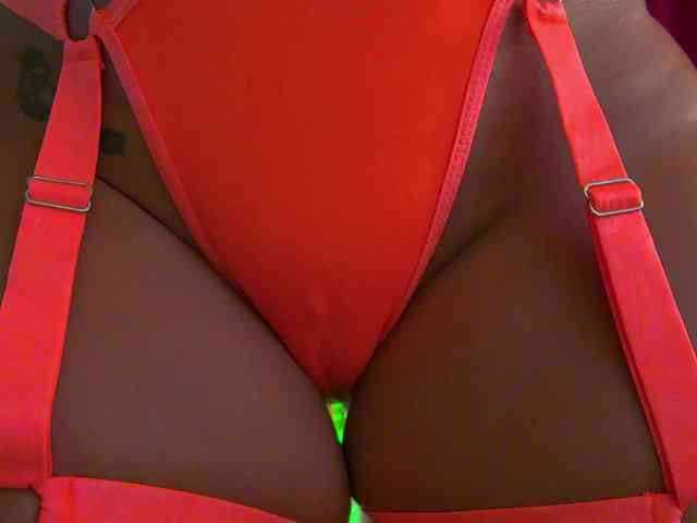 Foxxxy-MILF webcam