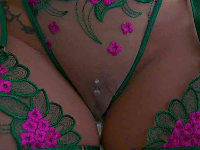 Model: Foxxxy-MILF