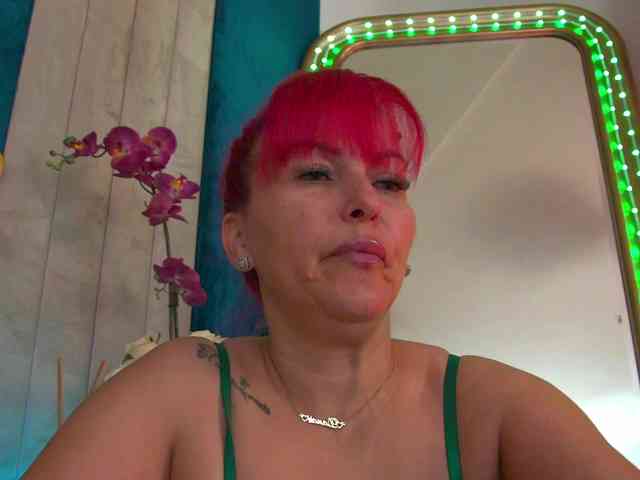 Foxxxy-MILF