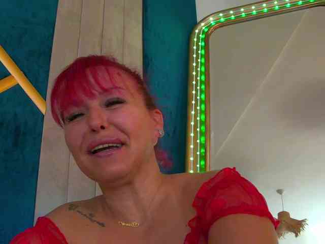 Foxxxy-MILF webcam