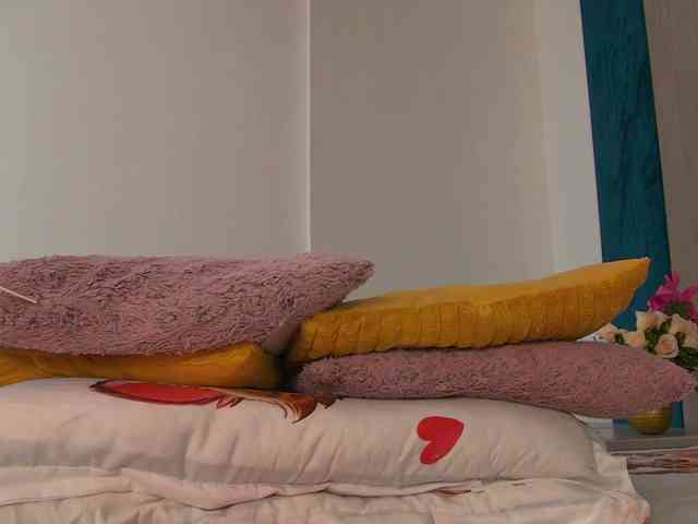 Foxxxy-MILF webcam