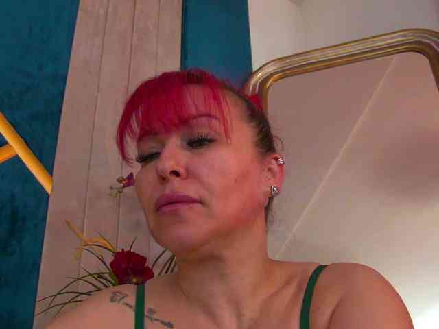 Model: Foxxxy-MILF