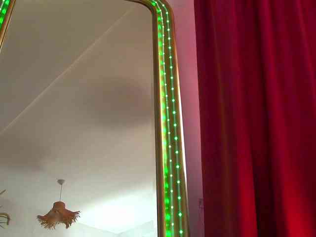 Foxxxy-MILF webcam