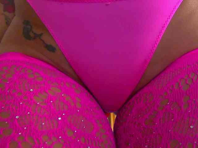 Model: Foxxxy-MILF