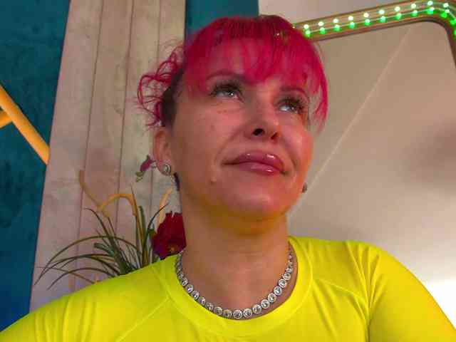 Model: Foxxxy-MILF