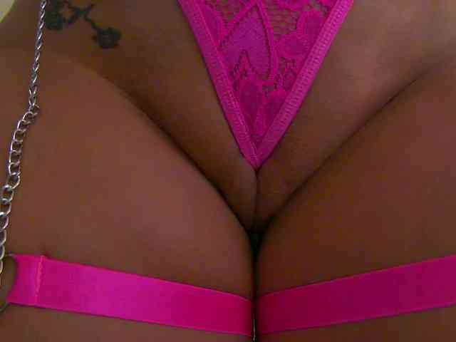 Foxxxy-MILF webcam