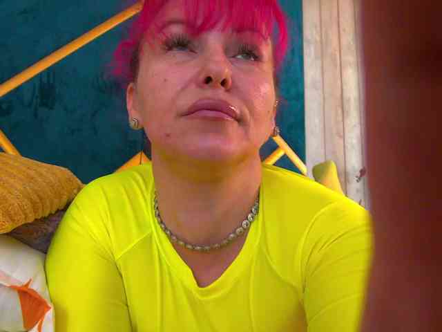 Model: Foxxxy-MILF