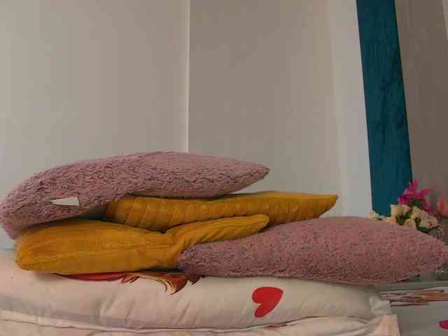 Foxxxy-MILF webcam
